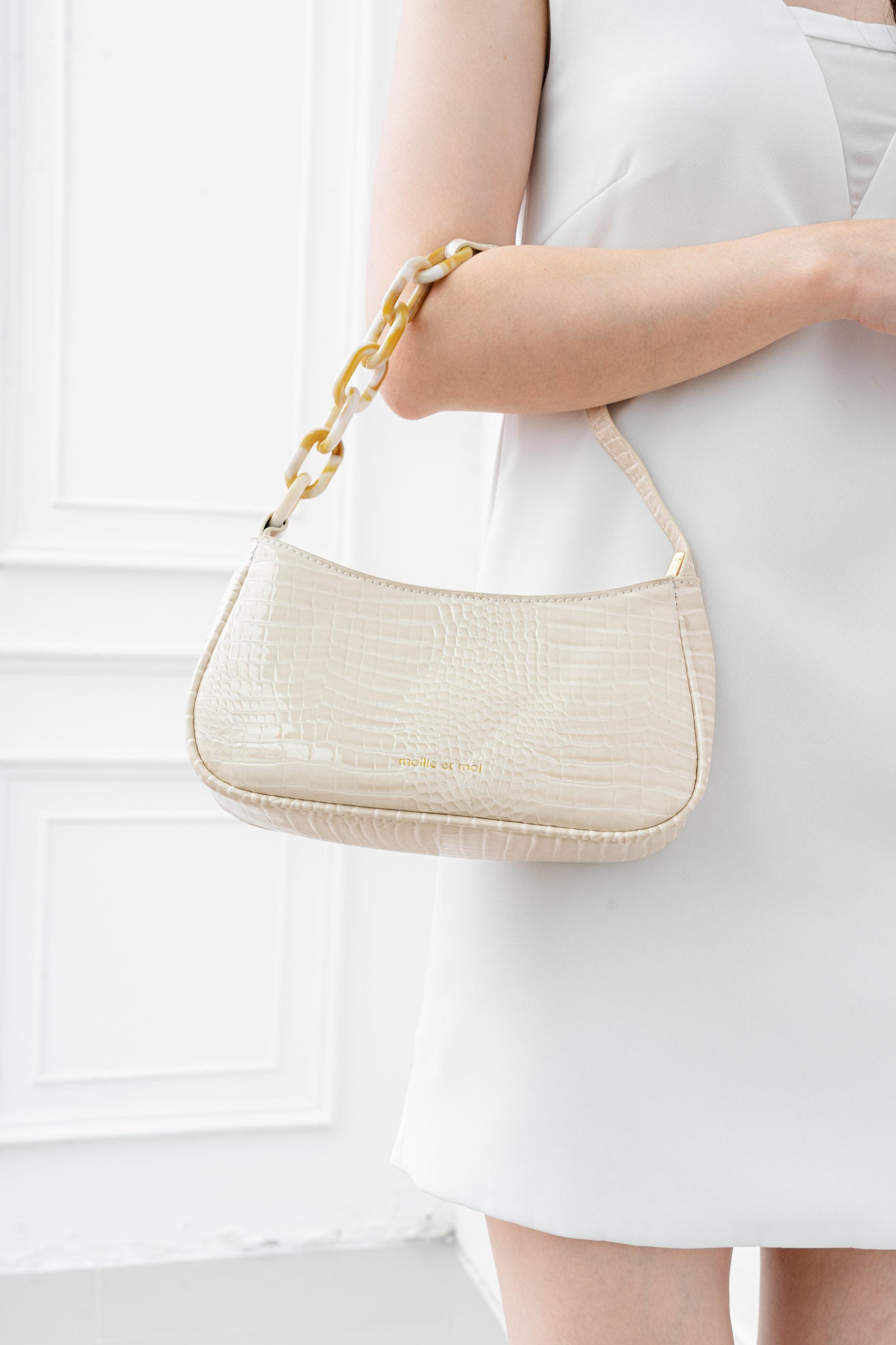 Fleur Vegan Leather Baguette Bag – Mollie et Moi